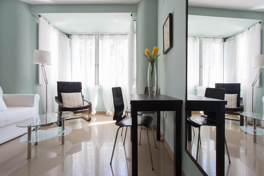 Apartamentos Edificio Constitucion Σεβίλλη Δωμάτιο φωτογραφία